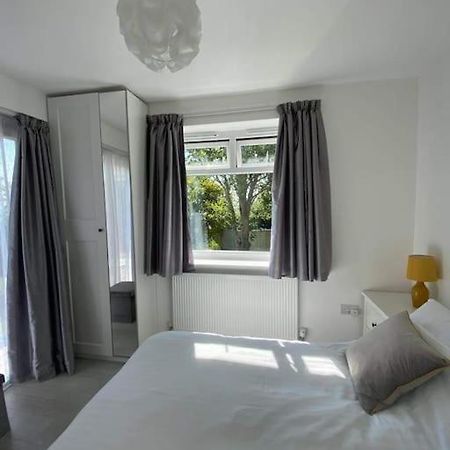 Dingley Dell - Superb Location For Truro In Private Accommodation Perranwell Exteriör bild