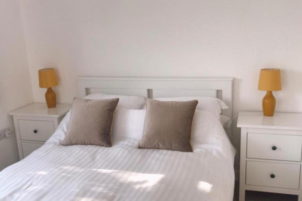 Dingley Dell - Superb Location For Truro In Private Accommodation Perranwell Exteriör bild