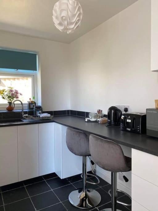 Dingley Dell - Superb Location For Truro In Private Accommodation Perranwell Exteriör bild