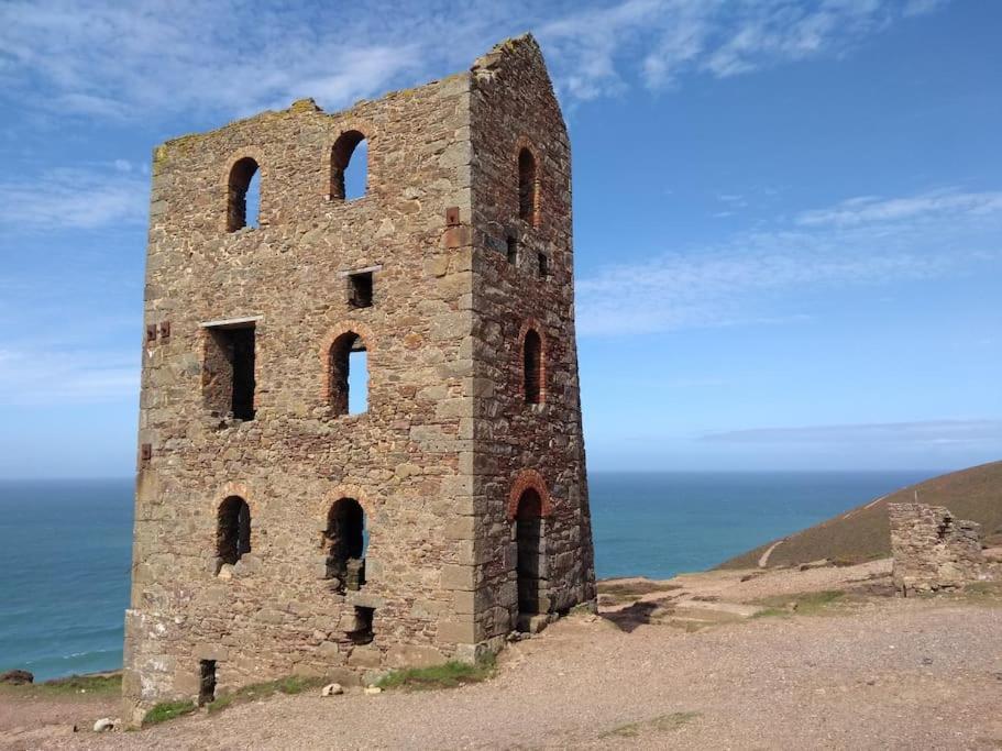 Dingley Dell - Superb Location For Truro In Private Accommodation Perranwell Exteriör bild